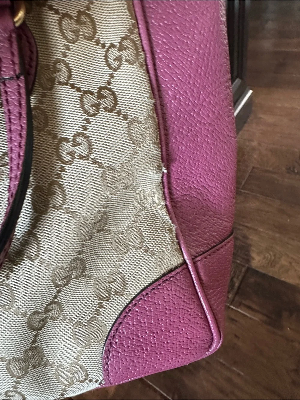 Authentic Gucci Beige GG Canvas Tote crossbody with Fuchsia Leather Trim